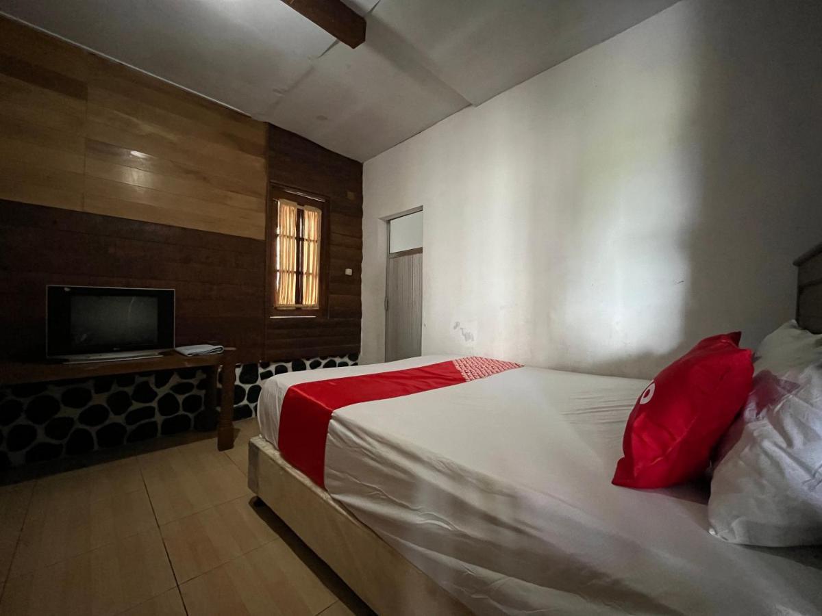 Oyo 93277 Kemiloko Syariah Hotel 2*